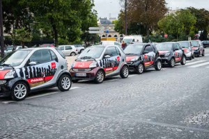 Strong visibility for the advertising campaign with 300 Smart cars in whole Paris!
